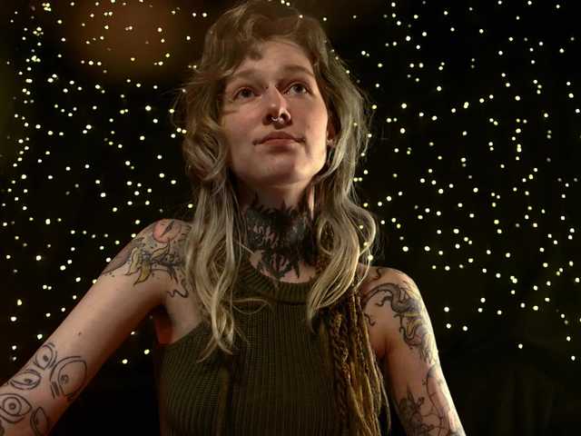 LittleSpaceMouse-'s BongaCams show and profile