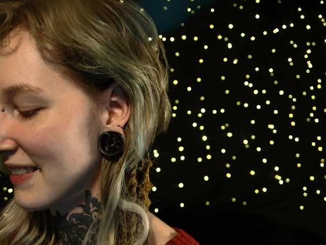 LittleSpaceMouse-'s BongaCams show and profile