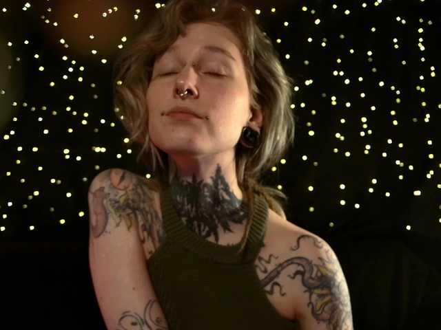 LittleSpaceMouse-'s BongaCams show and profile