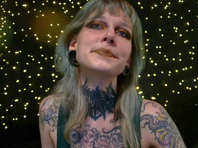 LittleSpaceMouse-'s BongaCams show and profile