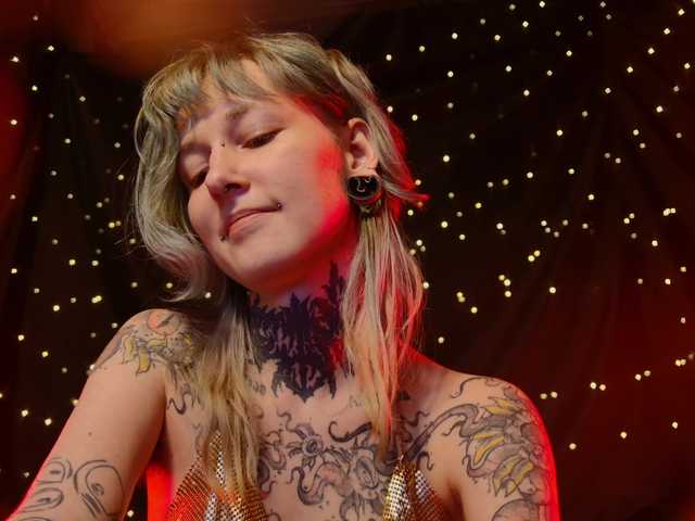 LittleSpaceMouse-'s BongaCams show and profile