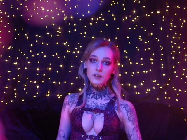 LittleSpaceMouse-'s BongaCams show and profile