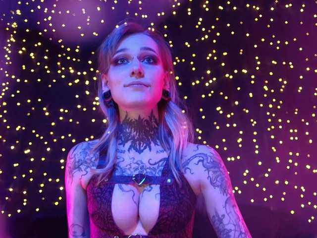 LittleSpaceMouse-'s BongaCams show and profile