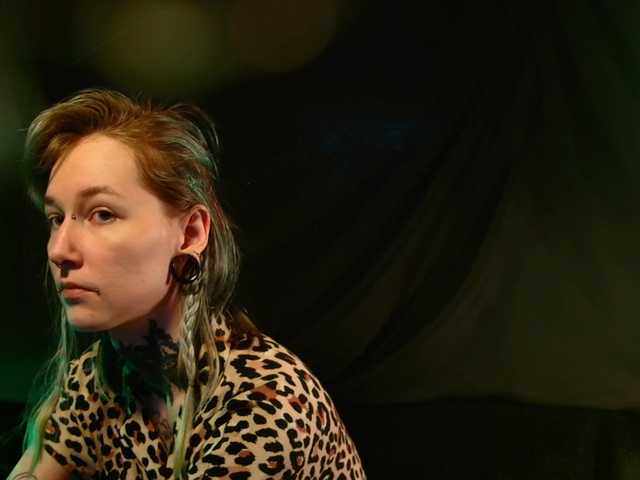 LittleSpaceMouse-'s BongaCams show and profile