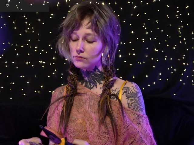 LittleSpaceMouse-'s BongaCams show and profile