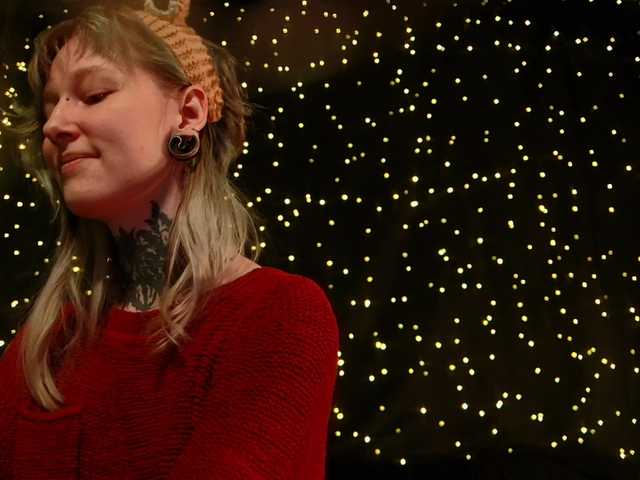 LittleSpaceMouse-'s BongaCams show and profile