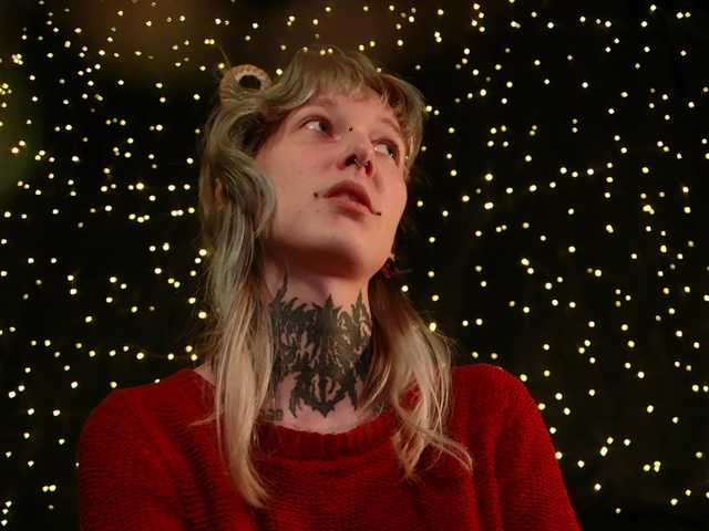 LittleSpaceMouse-'s BongaCams show and profile