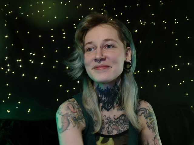 LittleSpaceMouse-'s BongaCams show and profile