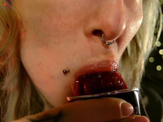 LittleSpaceMouse-'s BongaCams show and profile