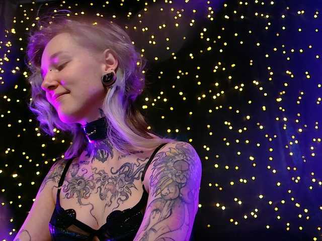 LittleSpaceMouse-'s BongaCams show and profile