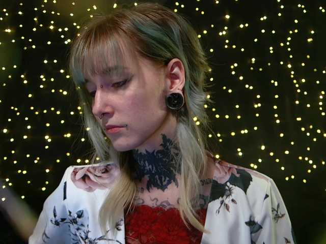 LittleSpaceMouse-'s BongaCams show and profile