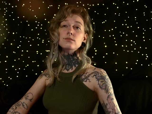 LittleSpaceMouse-'s BongaCams show and profile