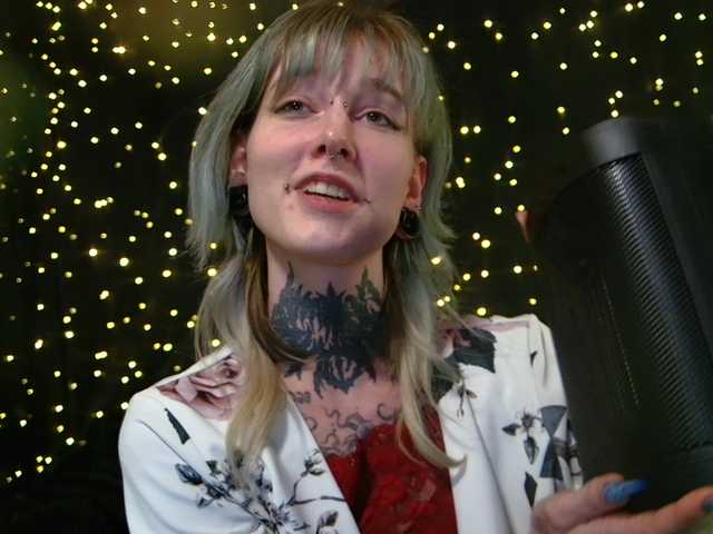 LittleSpaceMouse-'s BongaCams show and profile