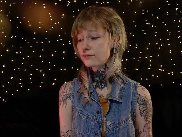 LittleSpaceMouse-'s BongaCams show and profile