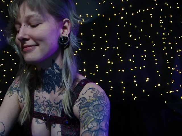 LittleSpaceMouse-'s BongaCams show and profile