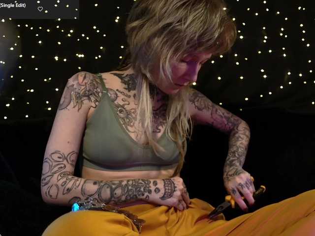 LittleSpaceMouse-'s BongaCams show and profile