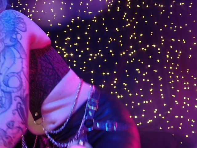 LittleSpaceMouse-'s BongaCams show and profile