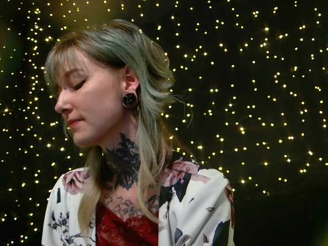 LittleSpaceMouse-'s BongaCams show and profile