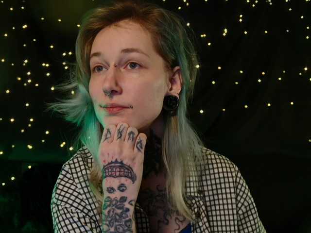 LittleSpaceMouse-'s BongaCams show and profile