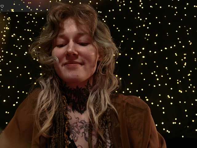 LittleSpaceMouse-'s BongaCams show and profile