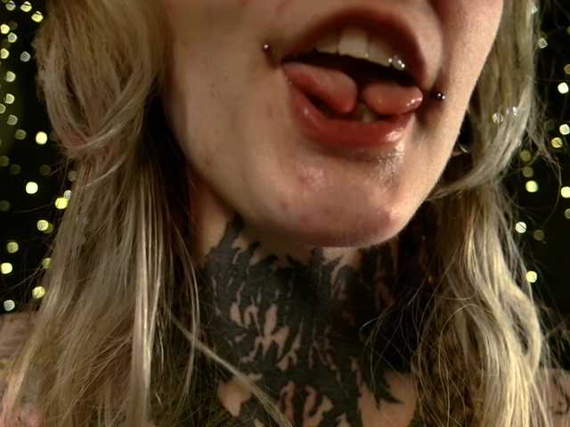 LittleSpaceMouse-'s BongaCams show and profile