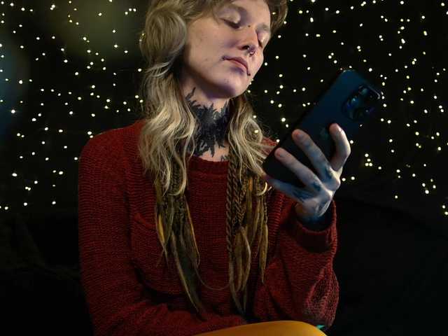 LittleSpaceMouse-'s BongaCams show and profile