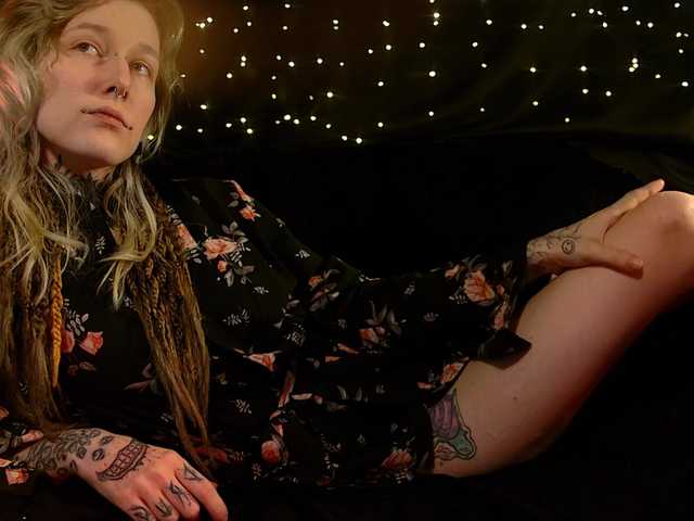 LittleSpaceMouse-'s BongaCams show and profile