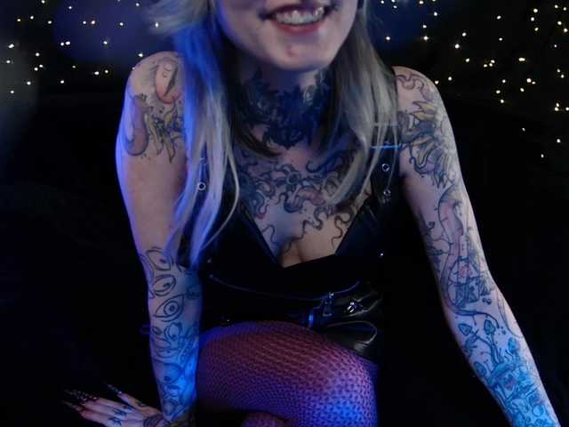 LittleSpaceMouse-'s BongaCams show and profile