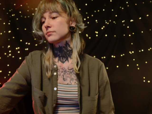 LittleSpaceMouse-'s BongaCams show and profile