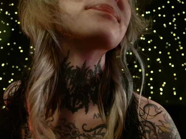 LittleSpaceMouse-'s BongaCams show and profile