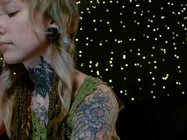 LittleSpaceMouse-'s BongaCams show and profile