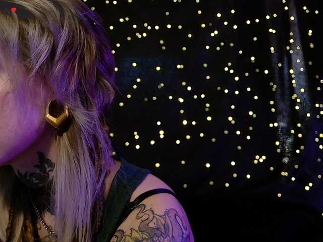 LittleSpaceMouse-'s BongaCams show and profile