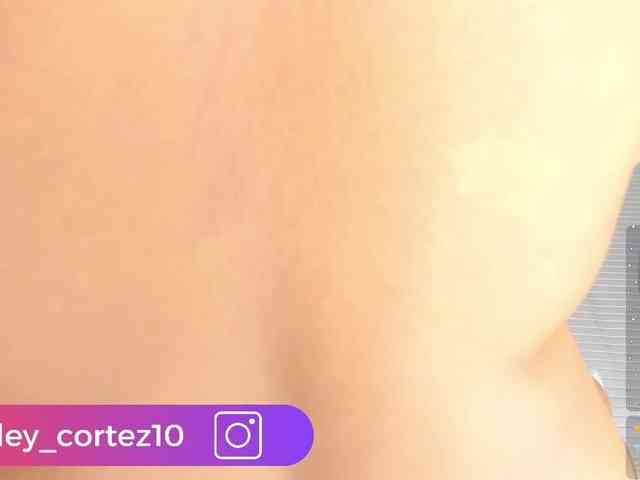 Модель: ashley_crotez