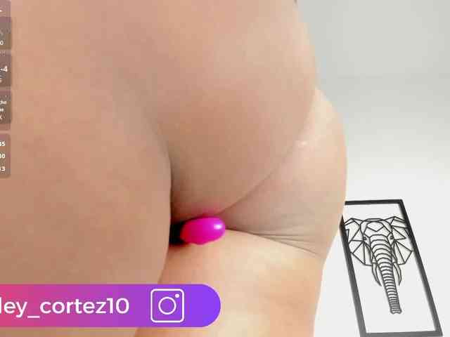 Модель: ashley_crotez