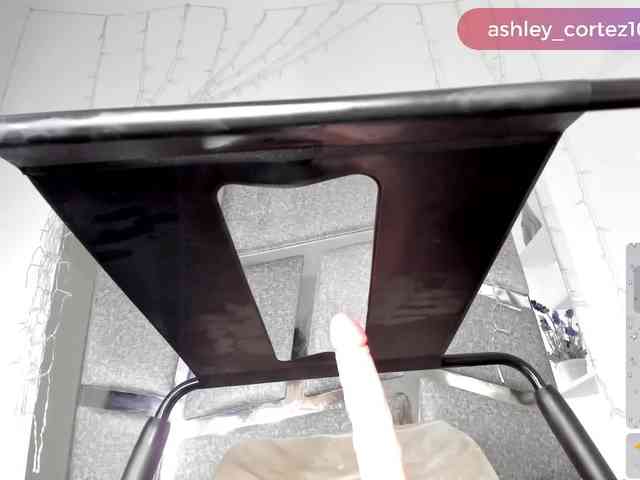 Модель: ashley_crotez
