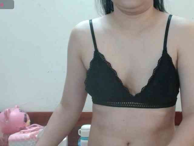 Ernesta102 webcam