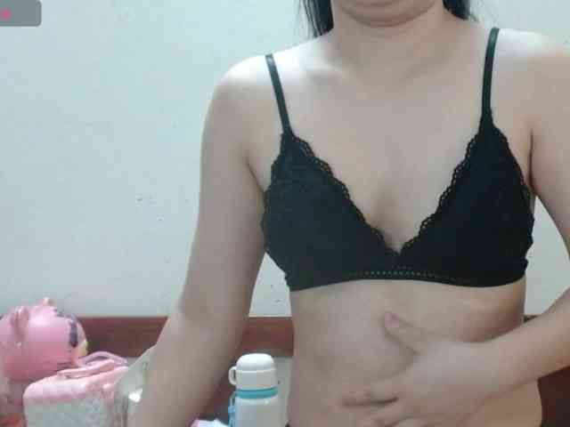 Ernesta102 webcam