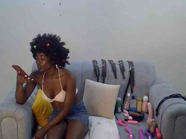 Divaslutty webcam