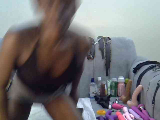 Divaslutty webcam