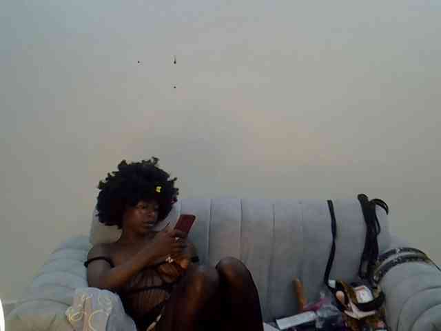 Divaslutty webcam