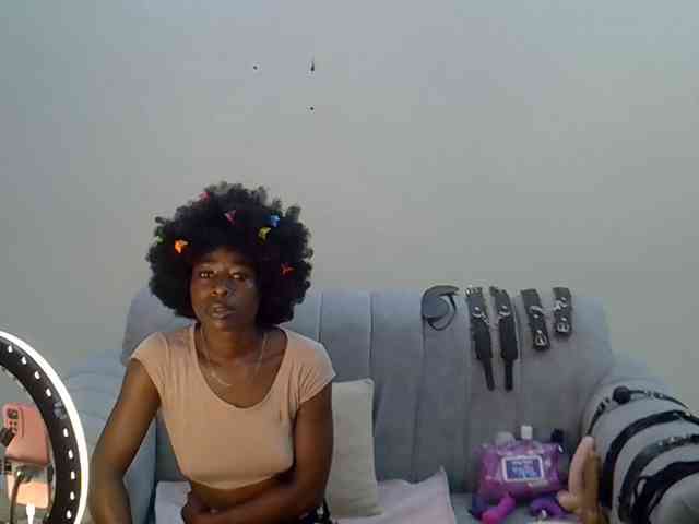 Divaslutty webcam