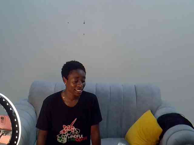 Divaslutty webcam
