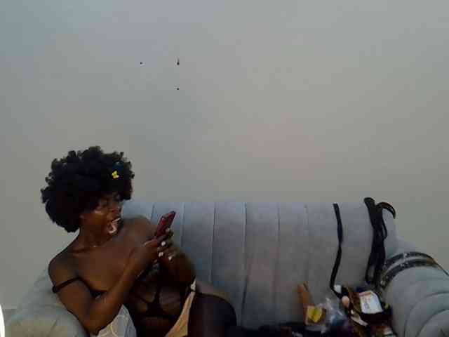Divaslutty webcam