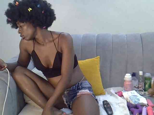 Divaslutty webcam