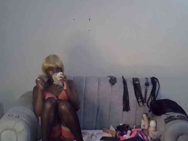 Divaslutty webcam