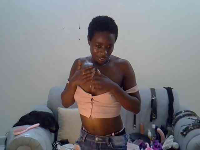 Divaslutty webcam