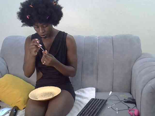 Divaslutty webcam