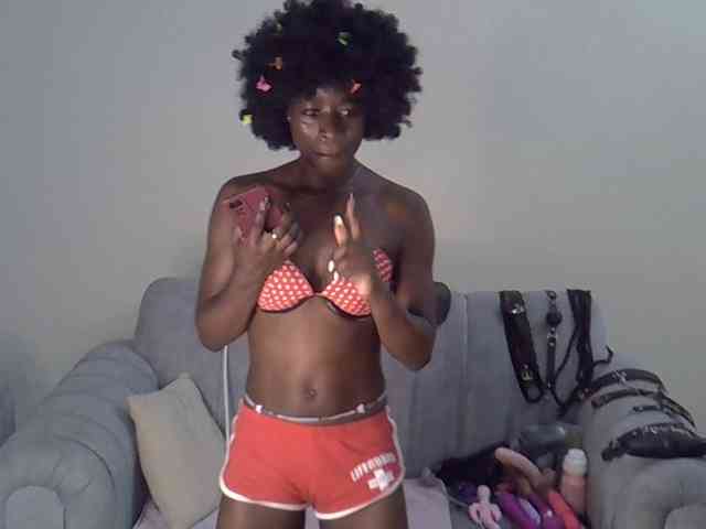 Divaslutty webcam