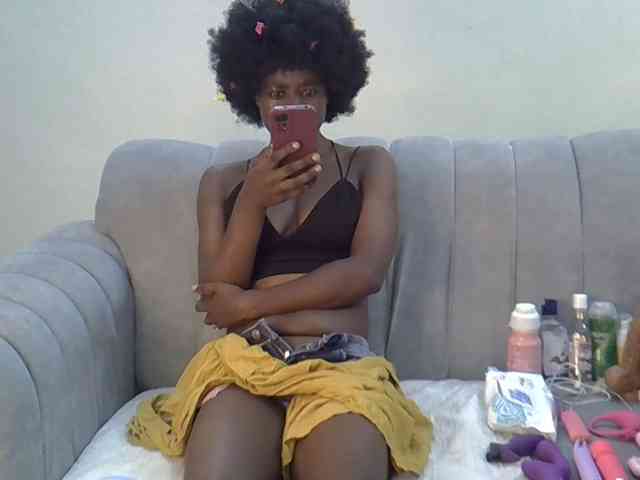 Divaslutty webcam