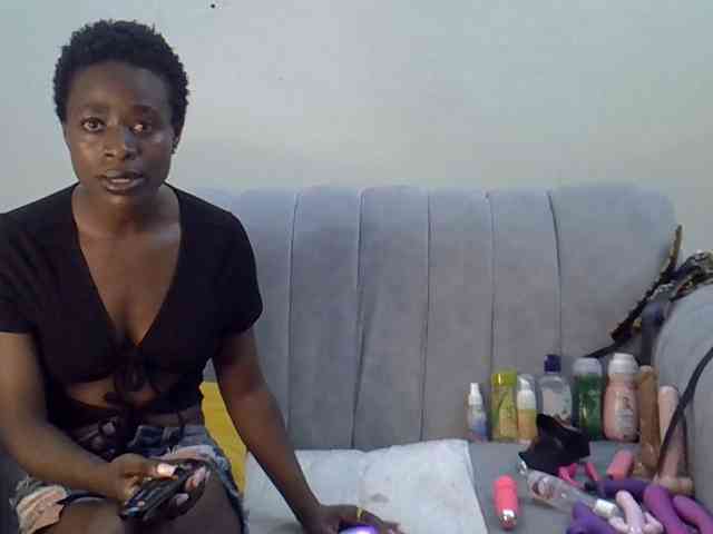 Divaslutty webcam